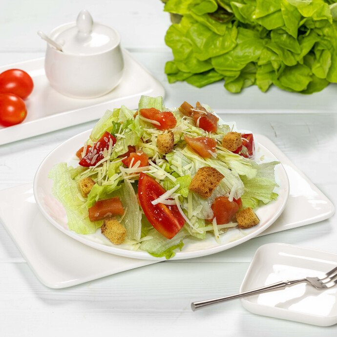 Салат Цезарь с лососем